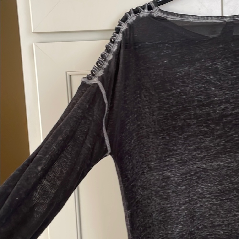 Betsey Johnson Performance Caged Shoulder Top - Picture 6 of 6